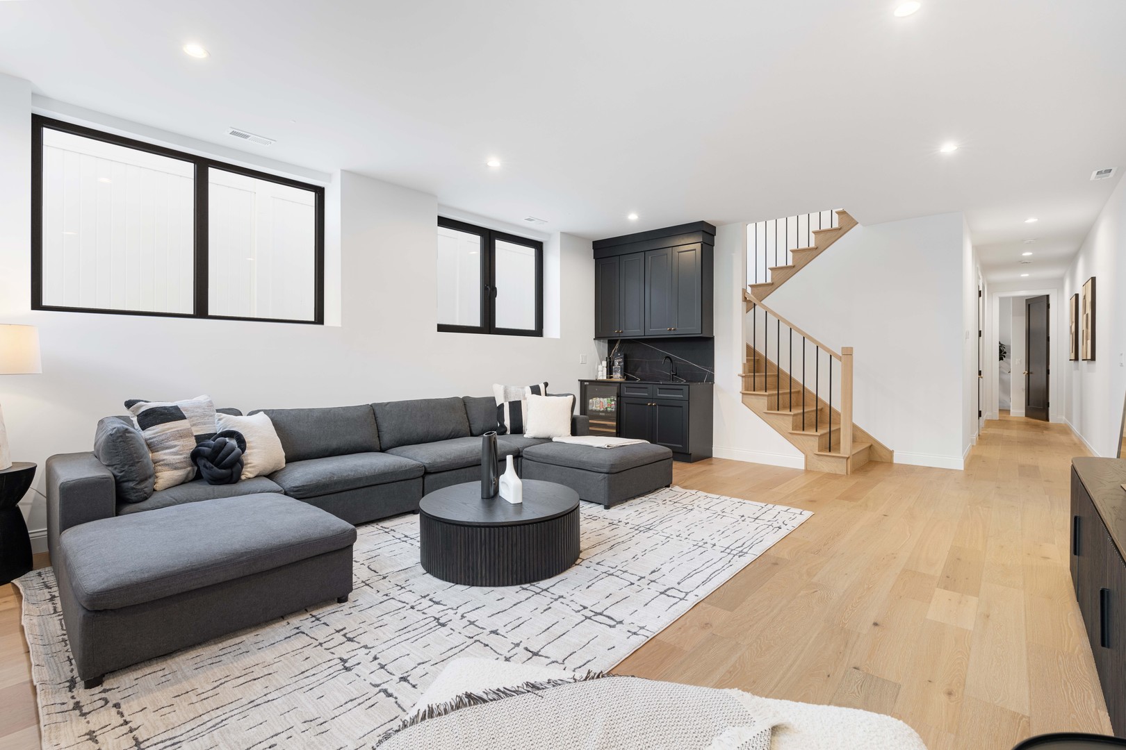 1879 North Hoyne Avenue Chicago IL 60647