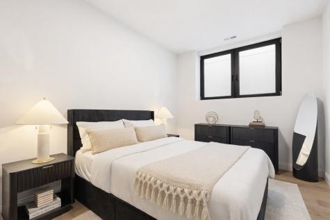 1879 North Hoyne Avenue Chicago IL 60647