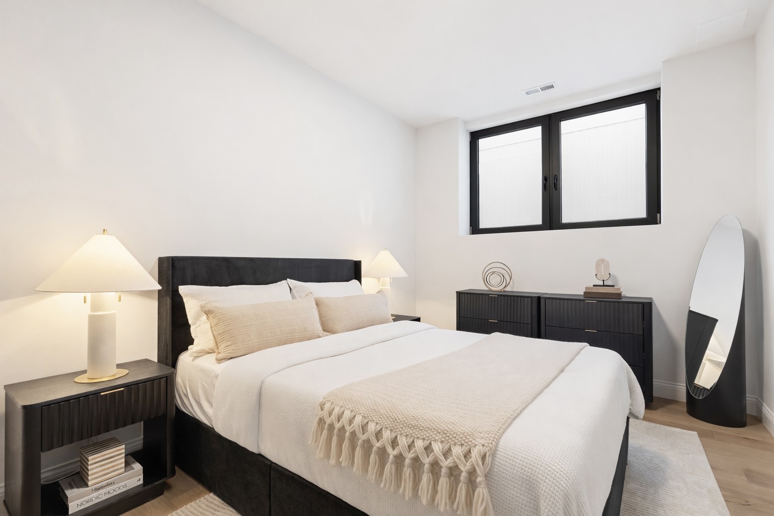 1879 North Hoyne Avenue Chicago IL 60647