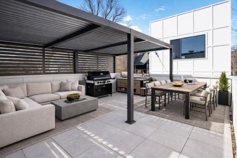 1879 North Hoyne Avenue Chicago IL 60647