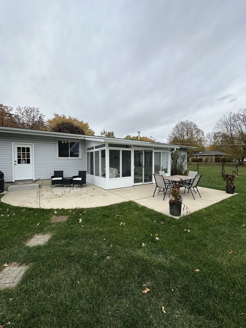 2315 Nan Street Aurora IL 60502