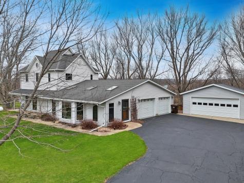 2472 West Red Oak Road Freeport IL 61032