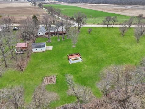 2472 West Red Oak Road Freeport IL 61032
