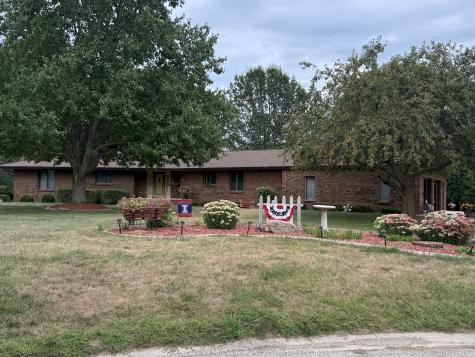 44 Glenbrook Court Fisher IL 61843
