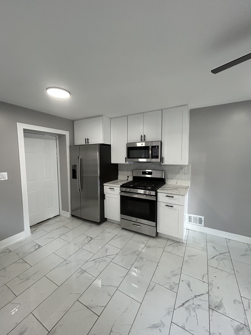 8916 South Merrill Avenue Chicago IL 60617