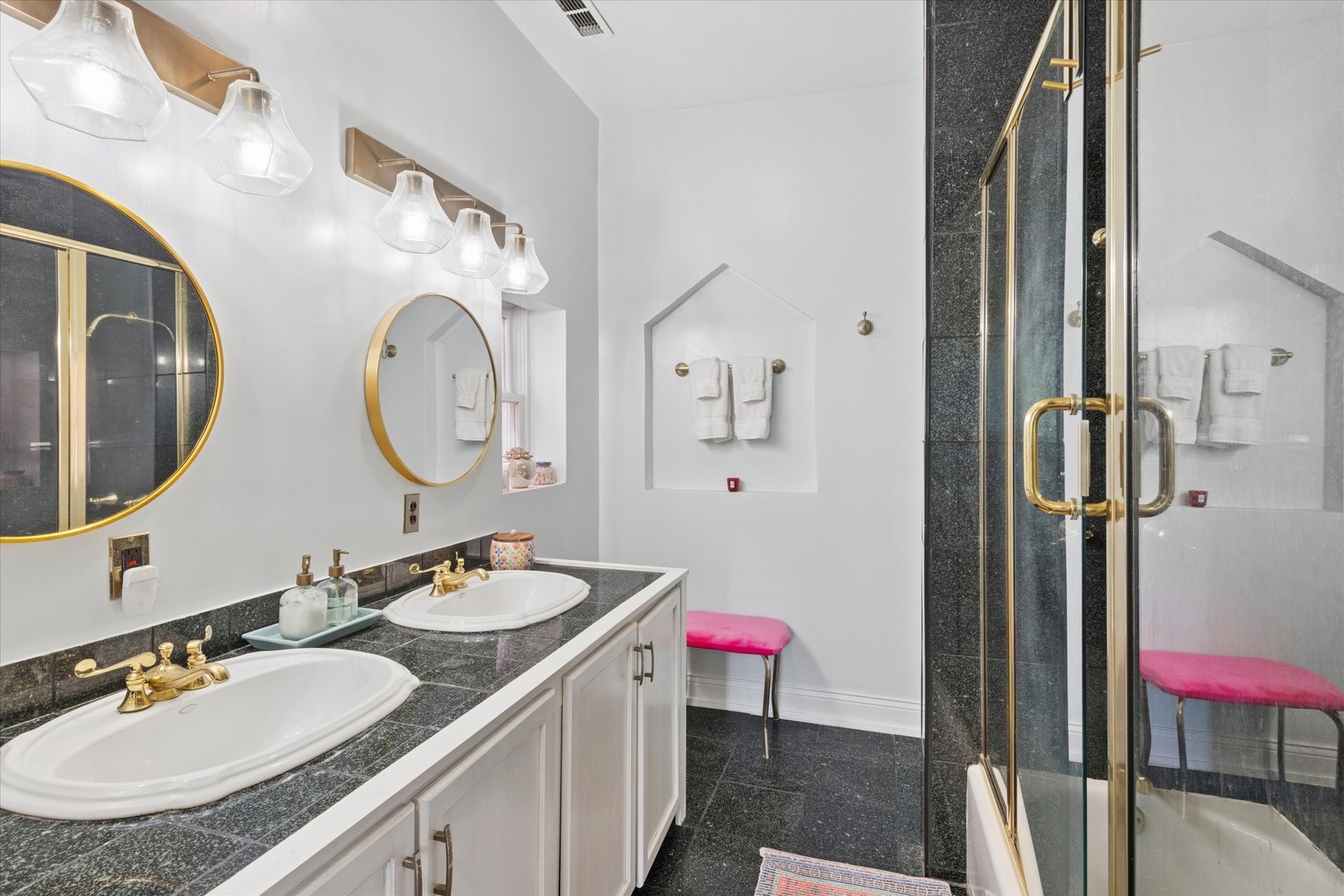 812 South Bell Avenue Chicago IL 60612
