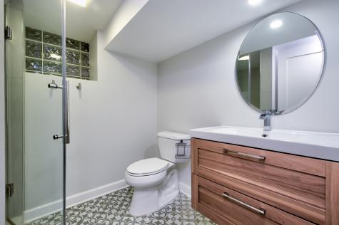 1918 West Newport Avenue Chicago IL 60657