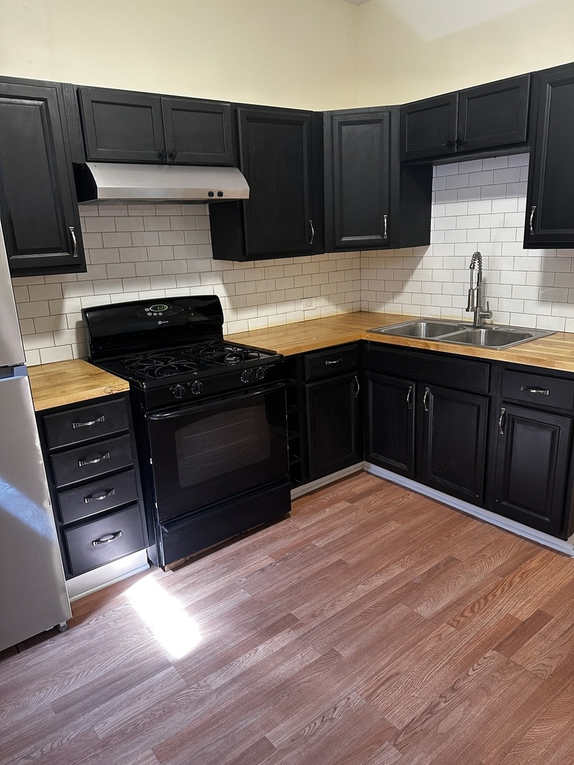 7144 South Wentworth Avenue Chicago IL 60621