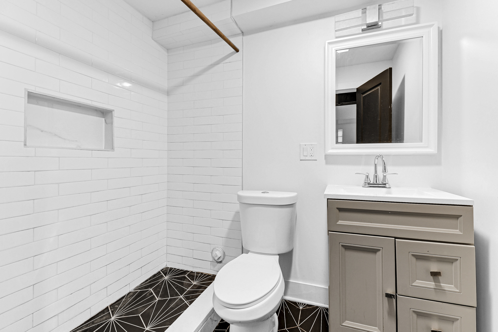 6553 South Eberhart Avenue Chicago IL 60637