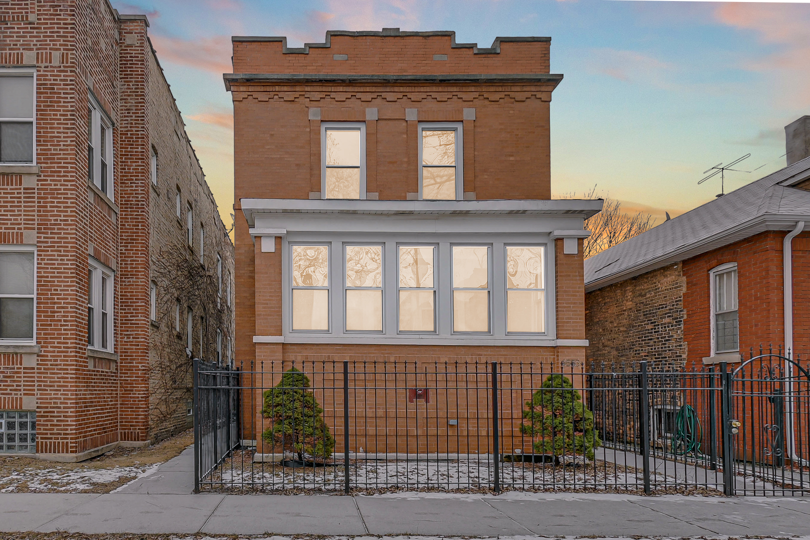 6553 South Eberhart Avenue Chicago IL 60637