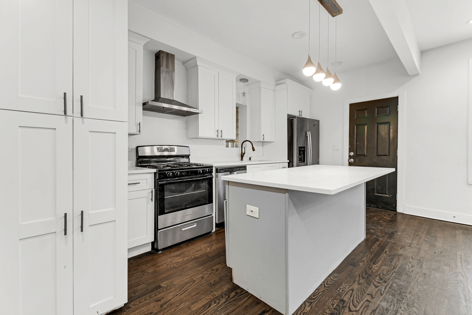 6553 South Eberhart Avenue Chicago IL 60637