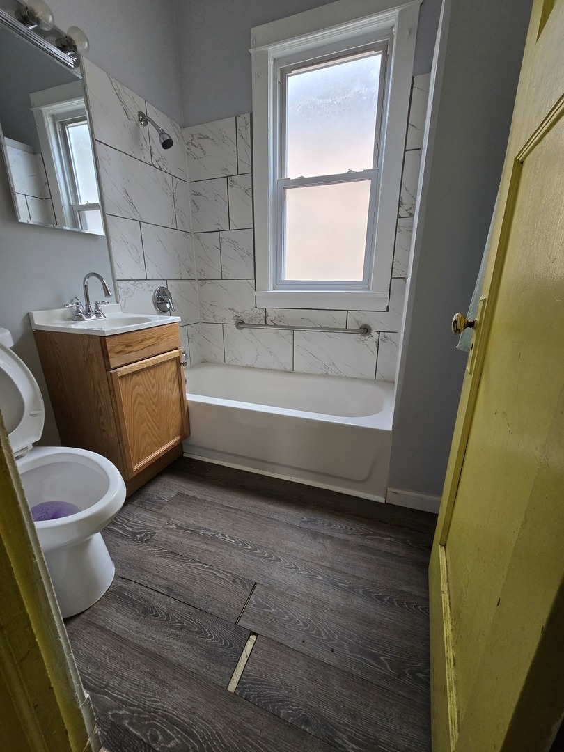 7554 South Saint Lawrence Avenue Chicago IL 60619
