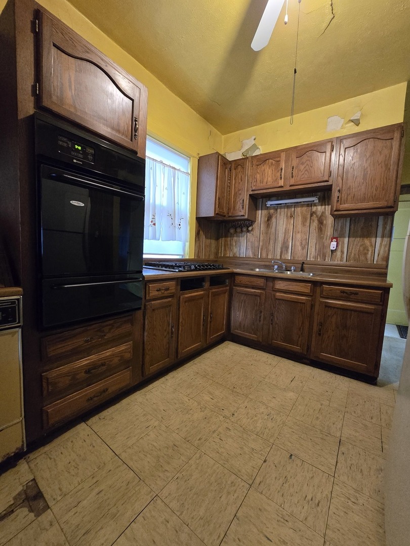7554 South Saint Lawrence Avenue Chicago IL 60619