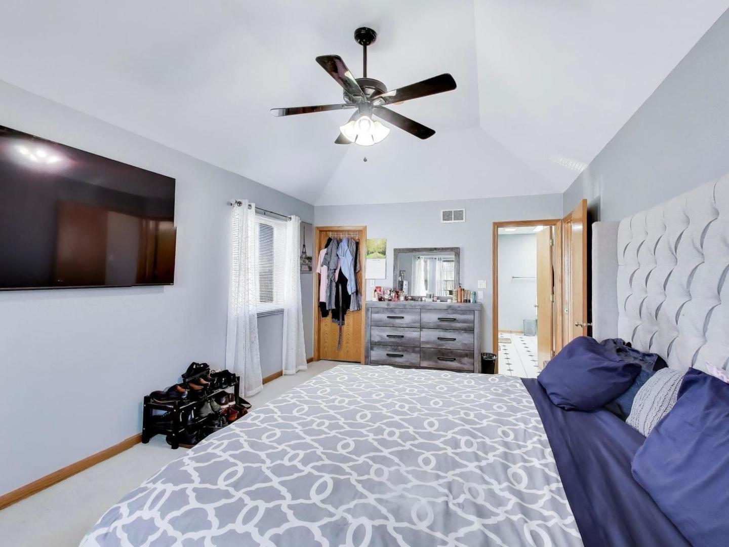 313 Fox Bend Circle Bolingbrook IL 60440