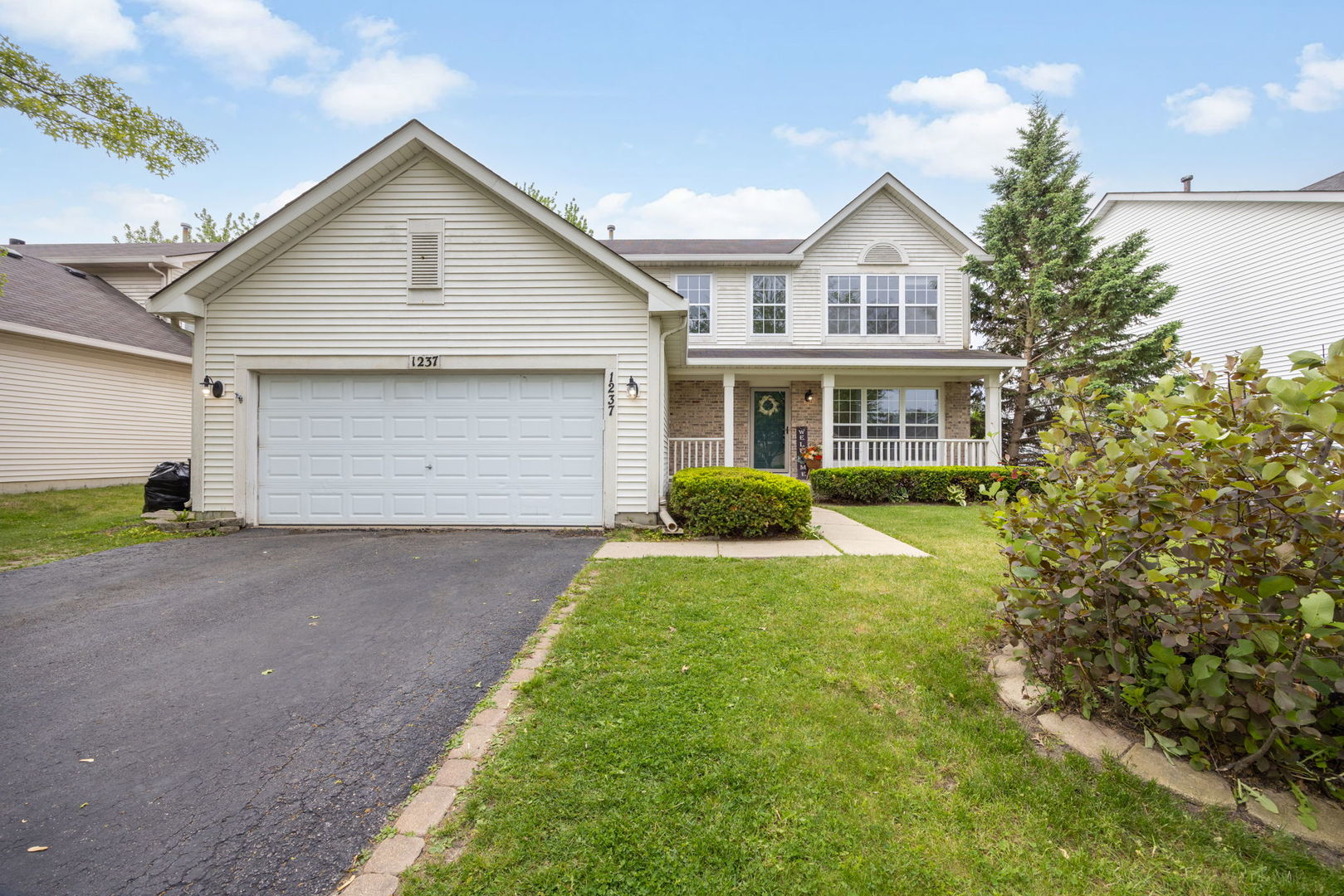 1237 East Greystone Drive Round Lake Beach IL 60073