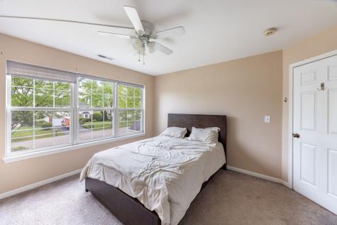 1237 East Greystone Drive Round Lake Beach IL 60073