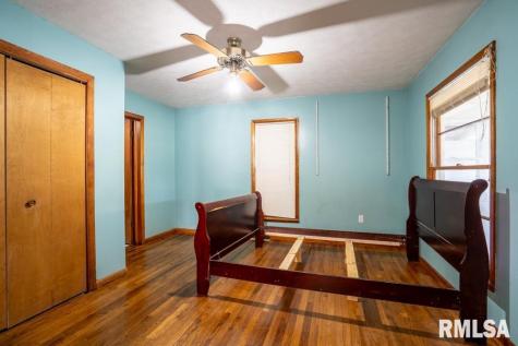913 South 12th Street Herrin IL 62948