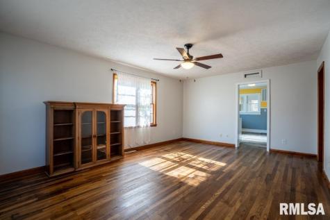 913 South 12th Street Herrin IL 62948
