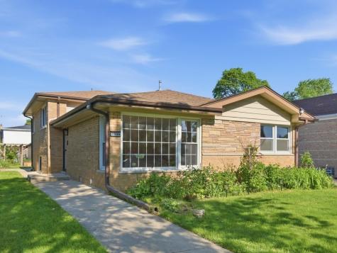 7506 Kilbourn Avenue Skokie IL 60076