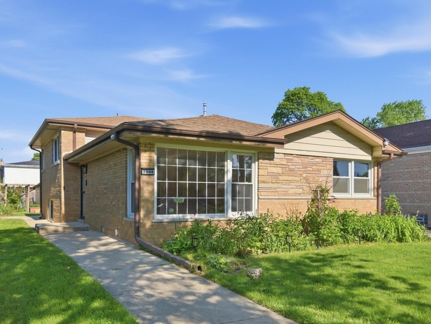 7506 Kilbourn Avenue Skokie IL 60076