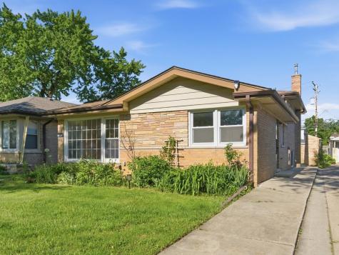 7506 Kilbourn Avenue Skokie IL 60076