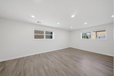 7506 Kilbourn Avenue Skokie IL 60076