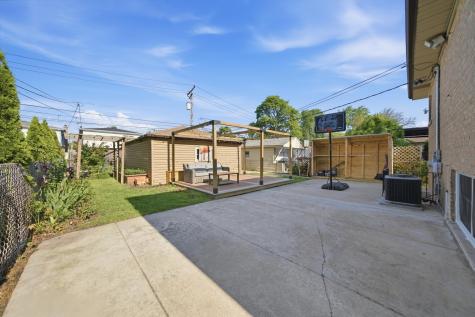 7506 Kilbourn Avenue Skokie IL 60076