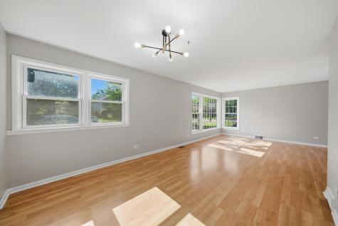 7506 Kilbourn Avenue Skokie IL 60076
