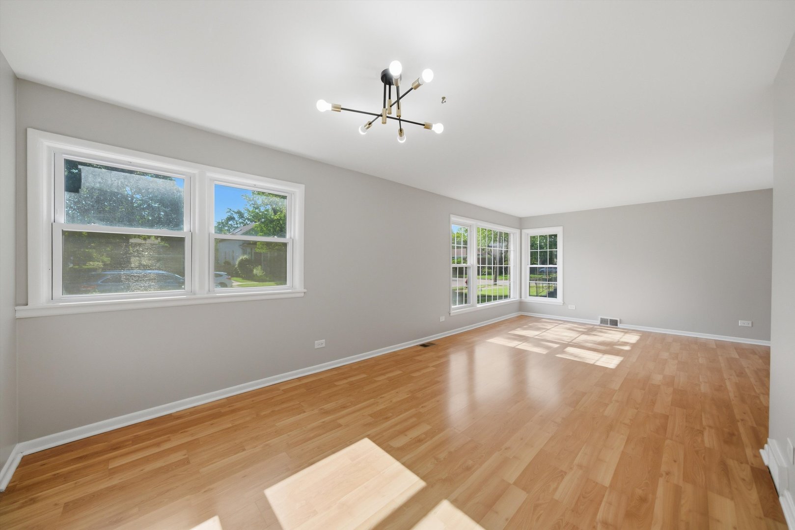 7506 Kilbourn Avenue Skokie IL 60076