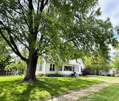 607 North Plum Street Farmer City IL 61842