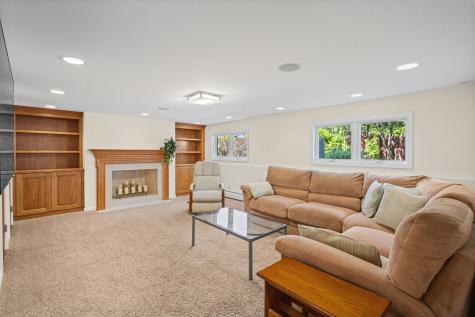 1016 Longmeadow Drive Glenview IL 60025