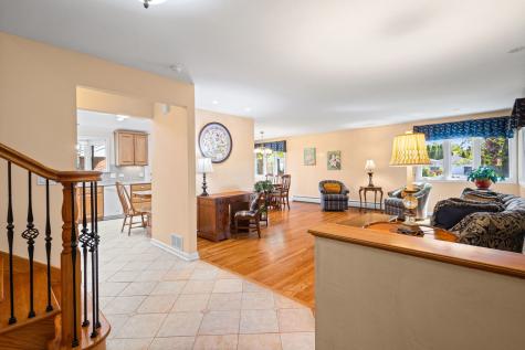 1016 Longmeadow Drive Glenview IL 60025