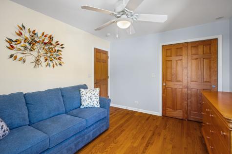 1016 Longmeadow Drive Glenview IL 60025