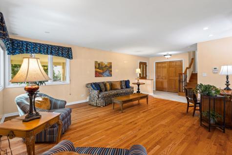 1016 Longmeadow Drive Glenview IL 60025