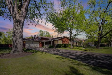 1016 Longmeadow Drive Glenview IL 60025