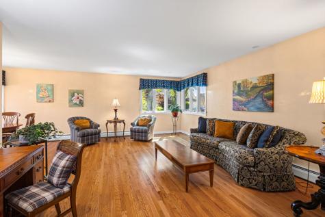 1016 Longmeadow Drive Glenview IL 60025