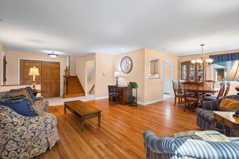 1016 Longmeadow Drive Glenview IL 60025