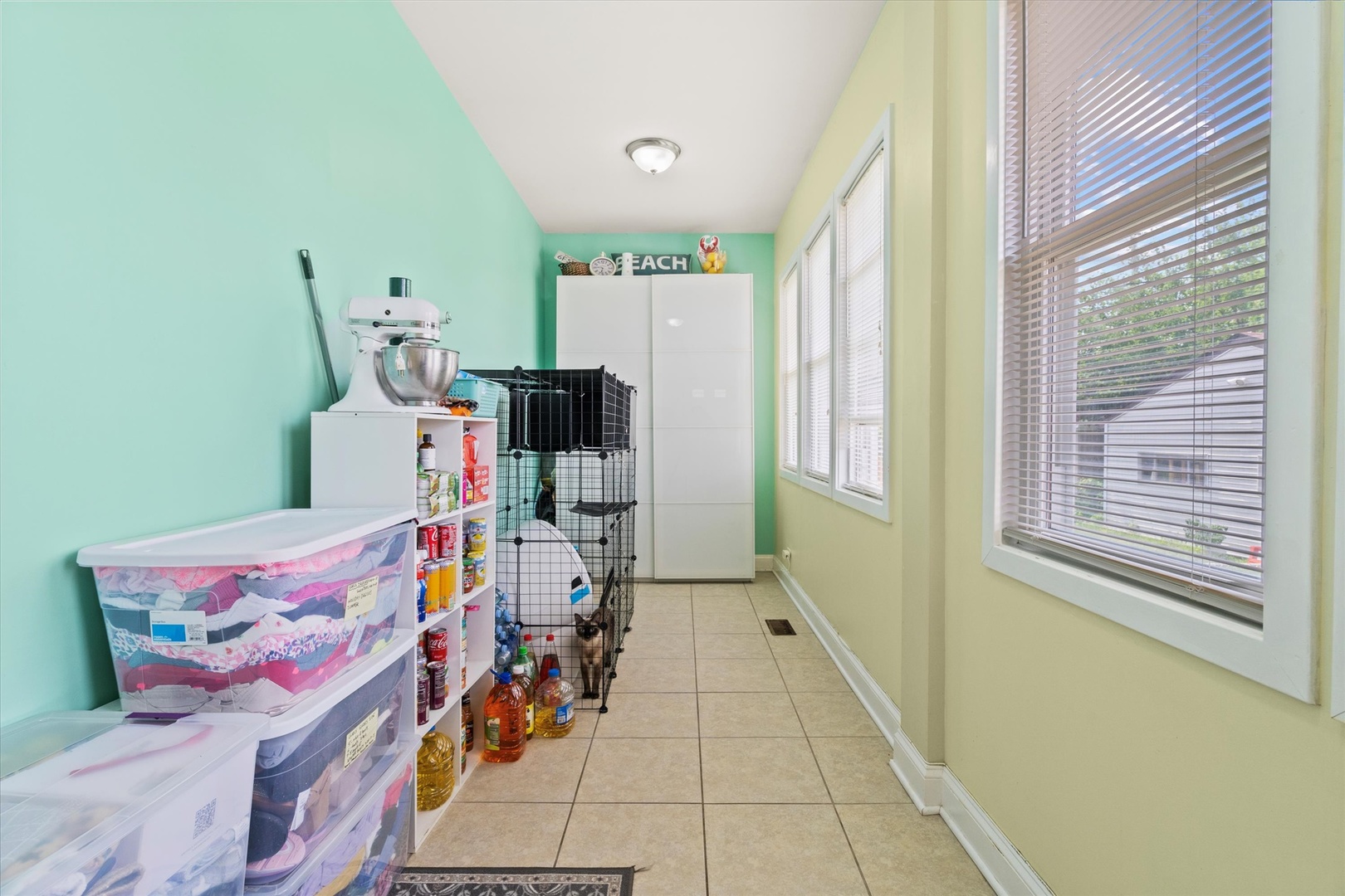 3036 North Luna Avenue Chicago IL 60641