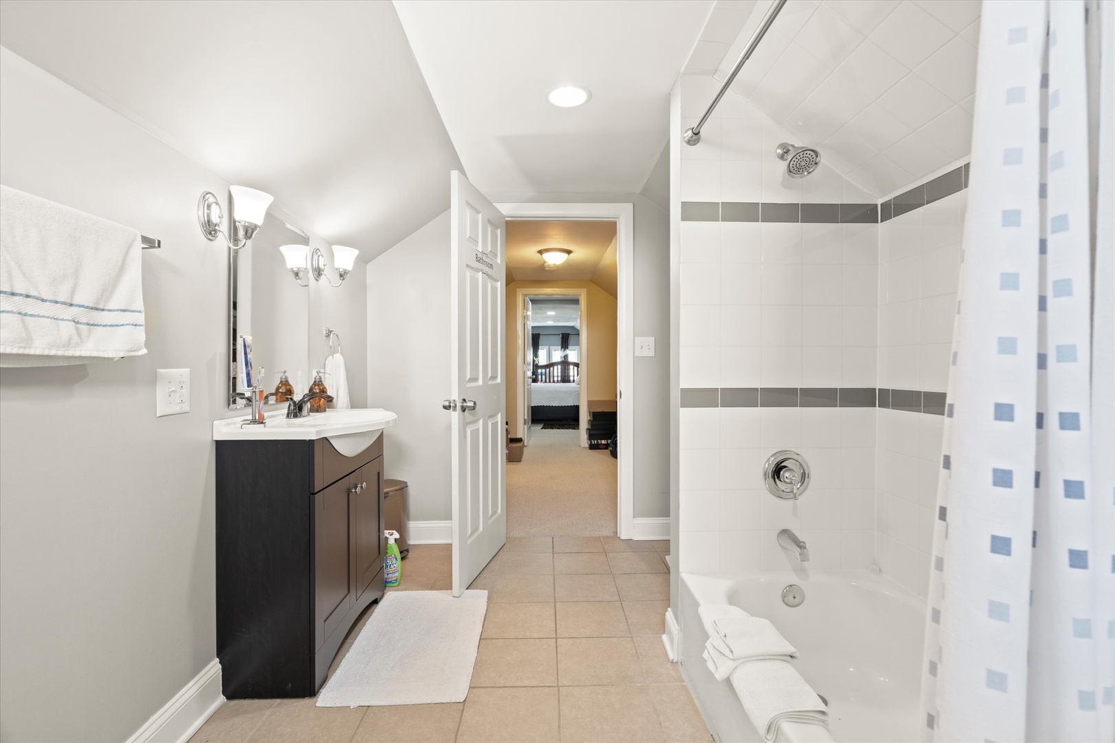 3036 North Luna Avenue Chicago IL 60641