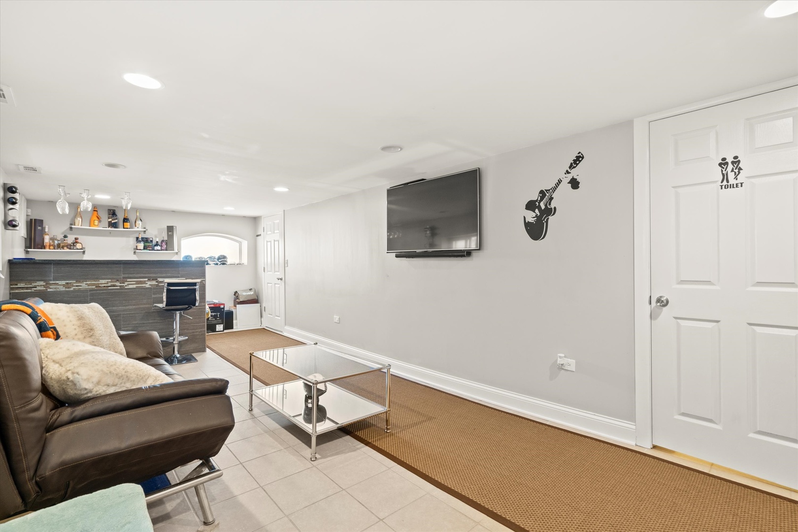 3036 North Luna Avenue Chicago IL 60641