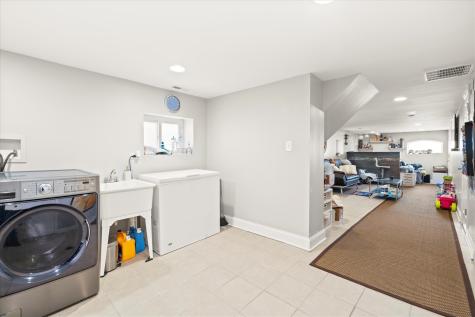 3036 North Luna Avenue Chicago IL 60641