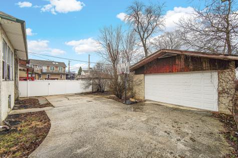 11239 South Longwood Drive Chicago IL 60643