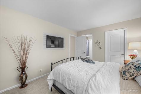 666 Surryse Road Lake Zurich IL 60047
