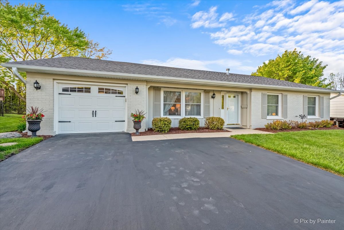 666 Surryse Road Lake Zurich IL 60047