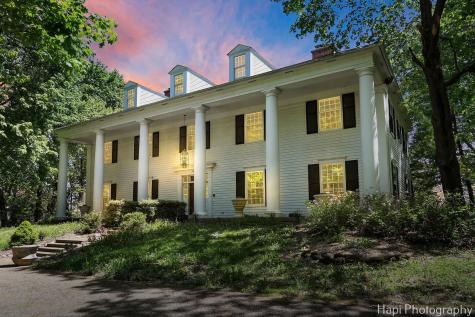 23 West County Line Road Barrington Hills IL 60010