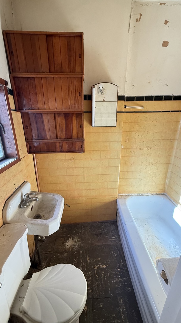 3535 South Damen Avenue Chicago IL 60609