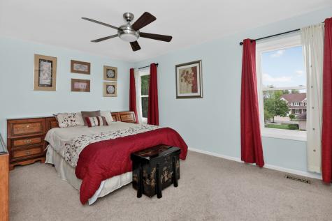 1117 Bradbury Circle Carol Stream IL 60188