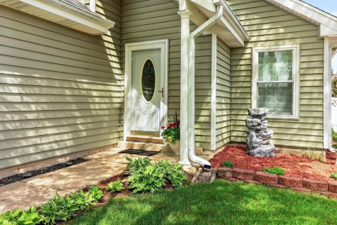 1117 Bradbury Circle Carol Stream IL 60188