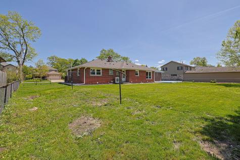 2232 Sprucewood Avenue Des Plaines IL 60018