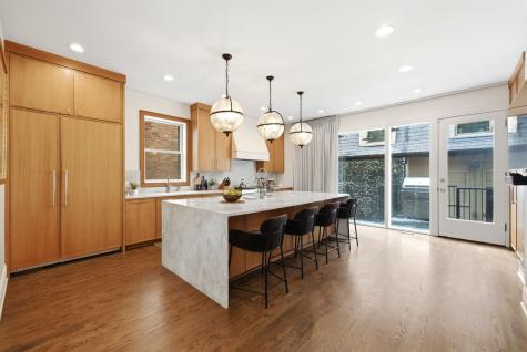 1352 North La Salle Drive Chicago IL 60610